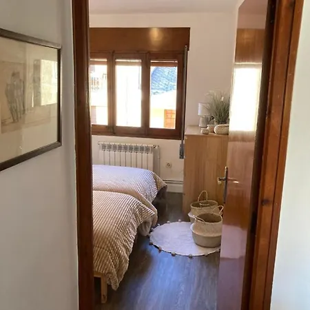 Vistas Unicas A Pirineos, 7-8 Personas!! Tensi Apartment Llivia